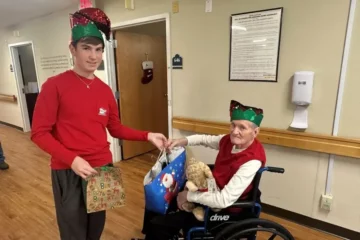 Rockingham teen brings Christmas cheer to Pinehurst senior residents